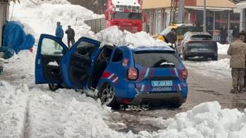 Tunceli’de faciadan dönüldü! Kar kütlesi düştü: 2 jandarma yaralı