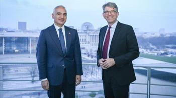 Bakan Ersoy ve Alman Bakan Weimer sergi öncesi buluştu