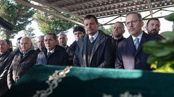 Ergin Ataman'ın annesi son yolculuğuna uğurlandı
