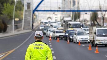 Trafikte yeni dönem yasalaştı: Drift atana 140 bin TL, kış lastiği takmayana 6 bin TL ceza!