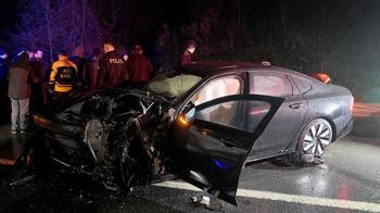 Beykoz'da feci kaza! Otomobil ile hafif ticari araç çarpıştı: 1 ölü, 5 yaralı