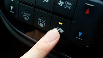 Her arabada var ama çoğu sürücü yanlış biliyor! İç sirkülasyon düğmesi aslında ne işe yarıyor?