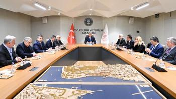 Bakan Ersoy yapımcılarla görüştü: Konu Türk dizilerine yapılacak yardım