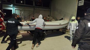 Antalya'da sanayi sitesinde alevler yükseldi! Fiber tekne atölyesinde patlamalar yaşandı