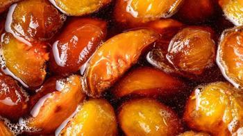 Kaynar elma suyu kilo mu verdiriyor? Tarçın ve zencefil de ekliyorlar