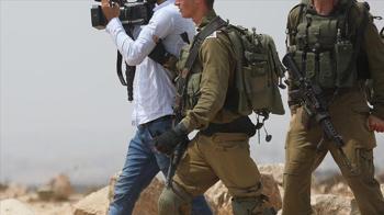 İsrail 2 Türk gazeteciyi gözaltına aldı