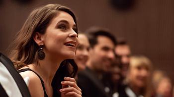 Akbank Mobil’den İlk Kez Akbanklı Olanlar, Zorlu PSM’de Etkinliklere Katılım Şansı Kazanıyor