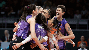 Eczacıbaşı, Galatasaray Daikin'i devirdi! Ebrar ve Stysiak yıldızlaştı