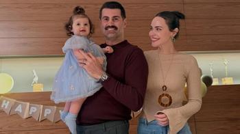 Demirel Ailesi'nden mutlu aile pozu! İşte Yasmin'in son hali