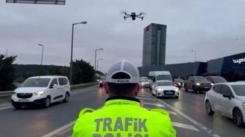İstanbul'da trafik polislerince 'taralı alan' uygulaması: 740 sürücüye ceza!