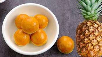 Isırınca dolgusu taşıyor! Kurabiyenin içine ananası top yapıp koyun