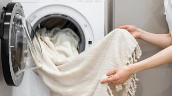 Çamaşır makinesinde bu ayarı değiştirin! Kıyafetler ütülenmiş gibi çıkıyor