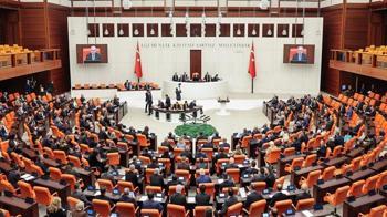 Meclis'te doğum izni ve sanal medya düzenlemesi teklifinin 3 maddesi daha kabul edildi
