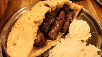 Balkanların efsane lezzeti! Cevapi köftesi diğerlerinden çok farklıymış