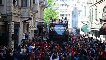 Galatasaray üst üste 4. şampiyonluğunu kutluyor! Okan Buruk konuştu: Sırada 5. şampiyonluk var
