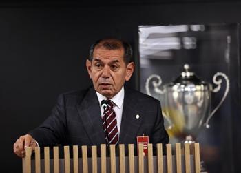 Galatasaray'da Dursun Özbek'ten eleştirilere yanıt: En iyi transferleri yapacağız