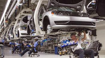 Dünya devi Volkswagen onayladı: 50 bin kişi işten çıkarılacak