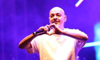 Akhisar’da Ceza coşkusu! Binlerce kişi konser alanını doldurdu