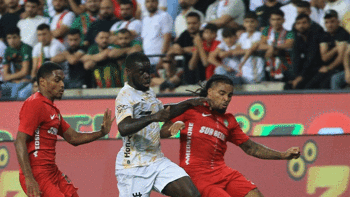 Süper Lig'de Amedspor, Başakşehir'i farklı geçti