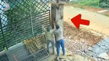İkisi de ne yapacağını bilemedi... Beton kolondan kaçarken altında kaldı! Feci ölüm kamerada