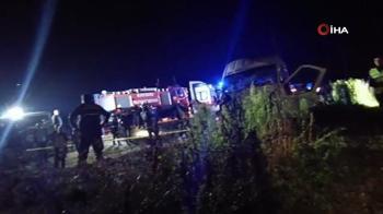 Kayseri'de feci kaza! İki işçi servisi ile iş makinesi çarpıştı: 1 ölü, 15 yaralı