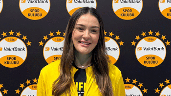 Zehra Güneş: "Filenin Sultanları ile tarih yazmak benim için çok gurur verici"