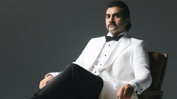Bayhan&amp;#x27;dan &amp;#x27;Din değiştirdi&amp;#x27; iddialarına jet hızında yanıt