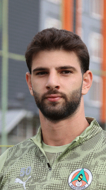 Süper Lig devinden Ümit Akdağ'a yakın takipAlanyaspor’un sol ayaklı stoperi Ümit Akdağ'ın geleceği merak ediliyor. Milli futbolcu için Süper Lig devinin devreye girdiği öğrenildi.