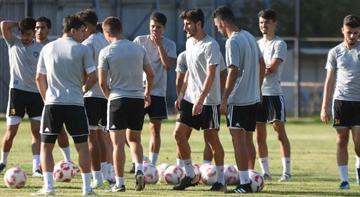 Bucaspor gençlerine sarıldı