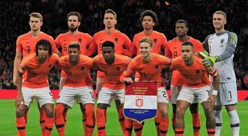 Hollanda'nın EURO 2020 kadrosu belli oldu