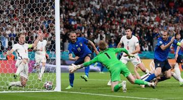 Son dakika - EURO 2020'deki İtalya-İngiltere finalinin ardından olay başlık: "Roberto Mancini..."