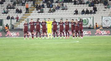 Trabzonsporlu futbolculardan protesto! Hareketsiz kaldılar
