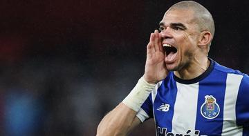 Portekiz'de ayın en iyi savunmacısı Pepe seçildi!