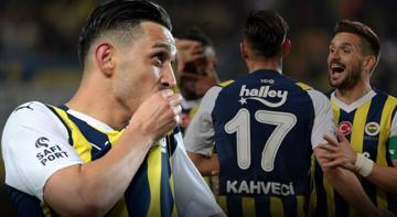 Fenerbahçe, derbide Beşiktaş'ı mağlup etti! Şampiyonluk yarışına tutundu