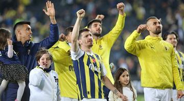 Fenerbahçe'de zafer sevinci taraftarla yaşandı!