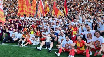Göztepe, yeniden Süper Lig'e yükseldi! İzmir'de büyük coşku