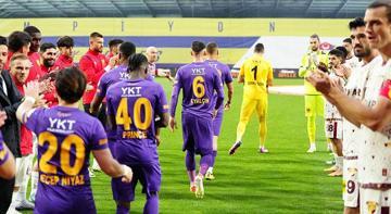 Eyüpspor ve Göztepeli futbolcular birbirlerini alkışladı!
