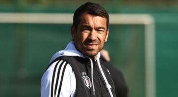 Giovanni van Bronckhorst: Derbiyi unutup, önünüze bakın!