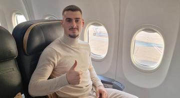 Fenerbahçe, sağ bek Ognjen Mimovic'in transferini resmen açıkladı! İstanbul'a geldi