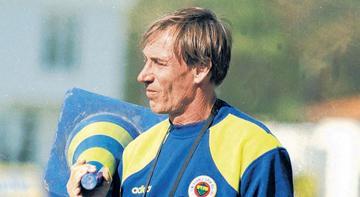 Fenerbahçe'nin eski teknik direktörlerinden Zdenek Zeman hastaneye kaldırıldı