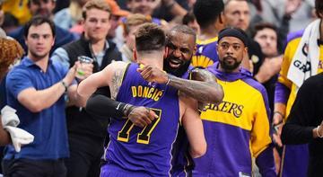 Sayı makinesi Luka Doncic, Los Angeles Lakers'ı sırtında taşıyor!