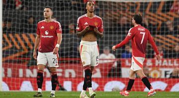 Manchester United'a şok haber! Yıldız isim sakatlandı