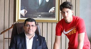 Kayserispor'da Kayra Cihan'dan profesyonel imza!