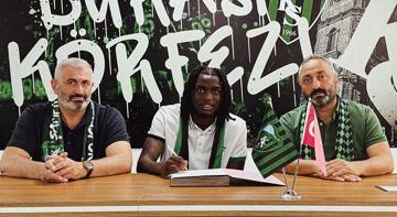 Kocaelispor, yeni orta sahası ile 3 yıllık anlaşma imzaladı