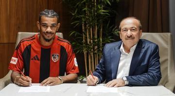 Juninho Bacuna'nın imza töreninden kareler