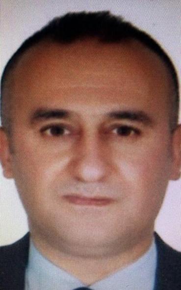 İzmirde korkunç cinayet Eşini boğazından bıçakladı
