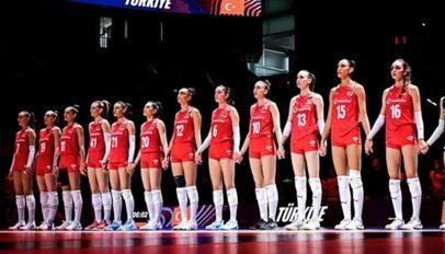 Türkiye storms into EuroVolley final after sweeping Serbia