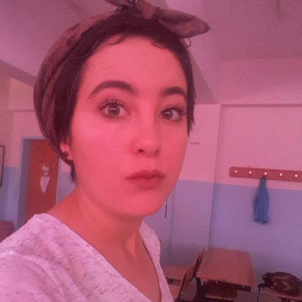 Evinin balkonundan düşen Merve öğretmen, öldü