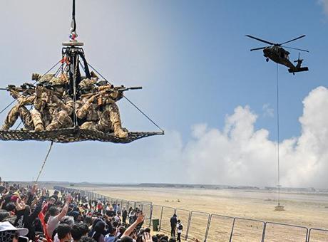 KKTC'de TEKNOFEST rüzgarı! İkinci günde özel kuvvetlerin gösterisi nefes kesti