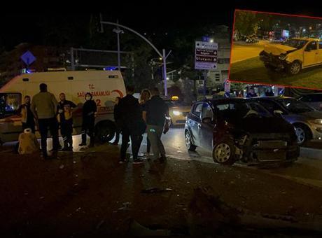 Bursa'da feci kaza! Otomobil taksiye çarptı: 7 yaralı